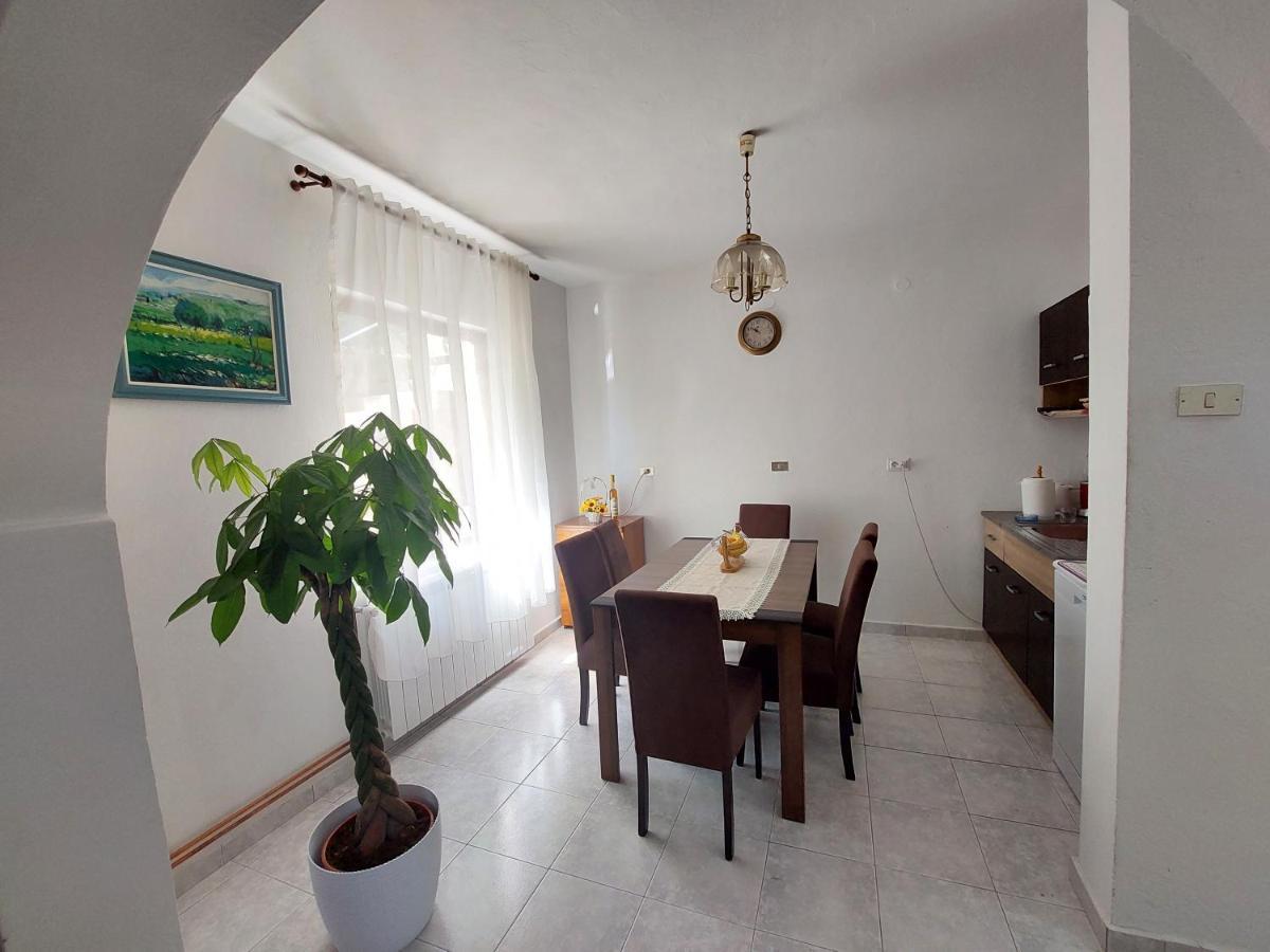Holiday Home Milanovic سيتينيي المظهر الخارجي الصورة